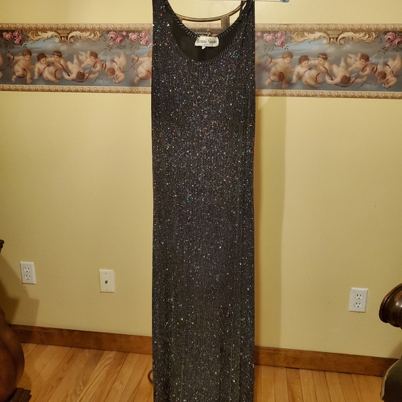 Dress - Picture 2 of 4